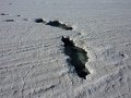 Trous dans le salar